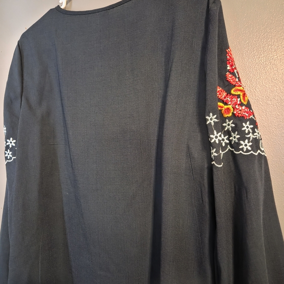 🪷Emery Rose Floral Top🪷 - Picture 4 of 4